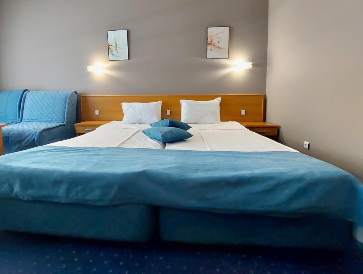 Tweepersoonskamer met 1 Tweepersoonsbed of 2 Aparte Bedden (2 Volwassenen + 1 Kind)