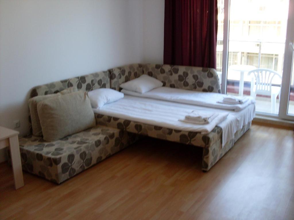 Two-Bedroom Apartment,318373137:JPEG