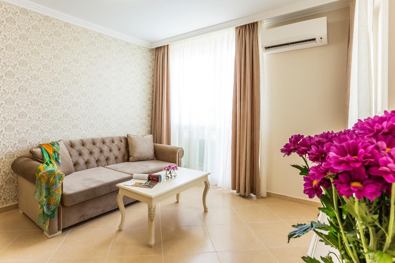 Two-Bedroom Apartment,639410454:JPEG