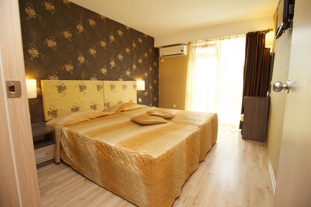 Suite de 1 dormitorio con balcón