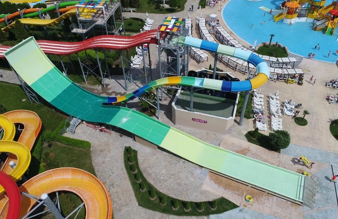 Aqua Nevis Hotel & Aqua Park-1