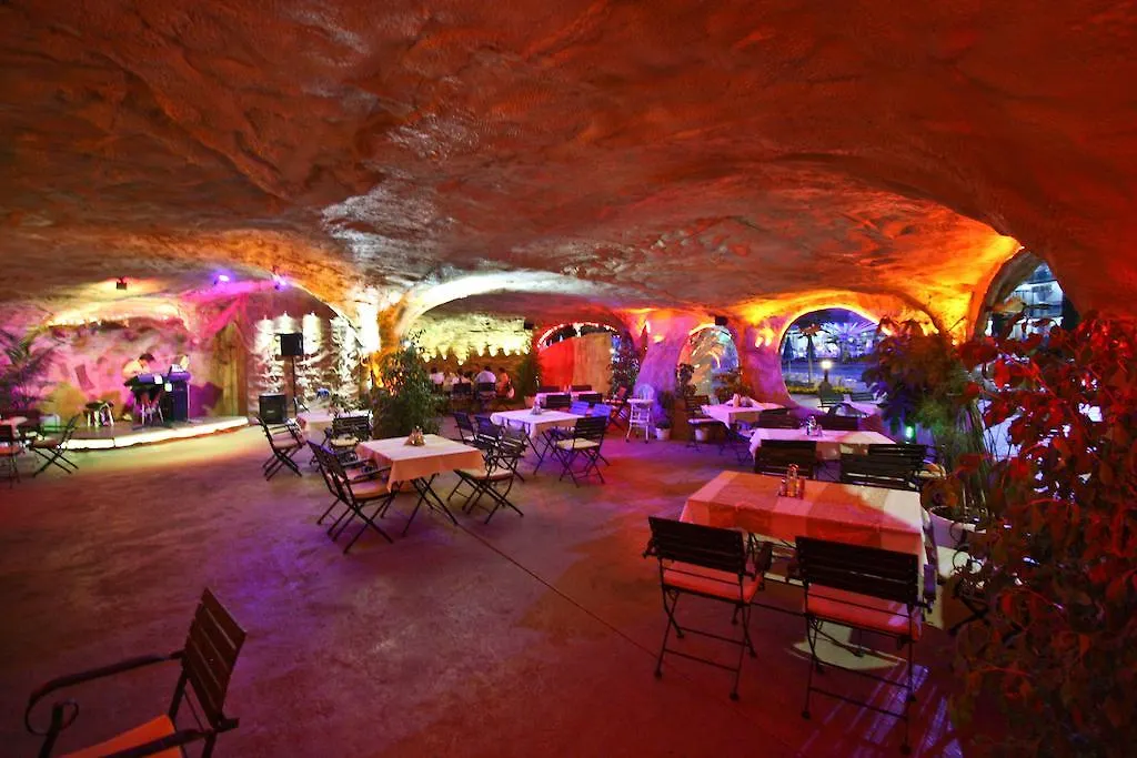 Hotel Kotva-1