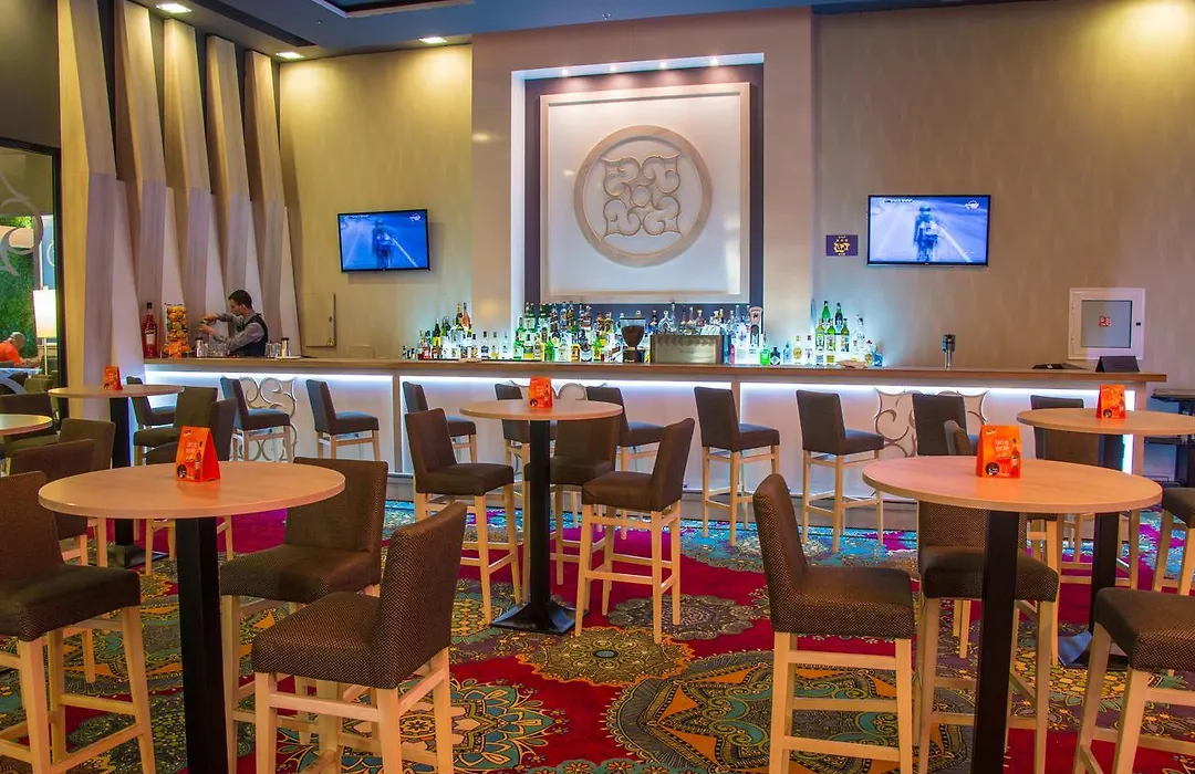 Platinum Hotel & Casino-1